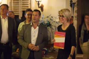 Ondernemersmarkt tijdens het Ondernemerscafé bij Bronsbergen.